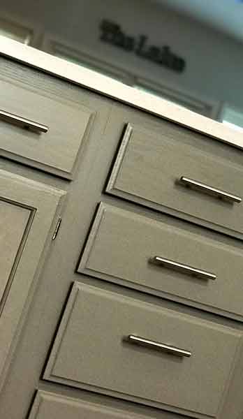 Read more about the article Should I paint or replace my outdated cabinets?﻿